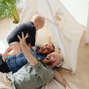 Técnicas de reproducción asistida abren nuevas puertas para las familias LGBT+