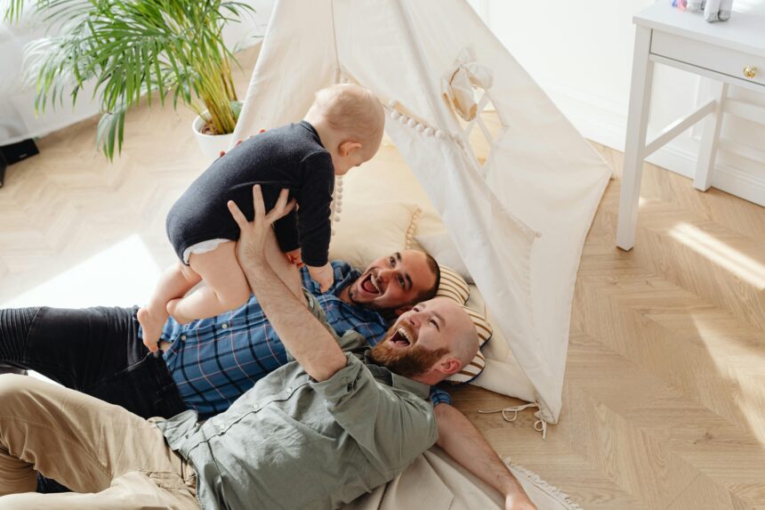 Técnicas de reproducción asistida abren nuevas puertas para las familias LGBT+